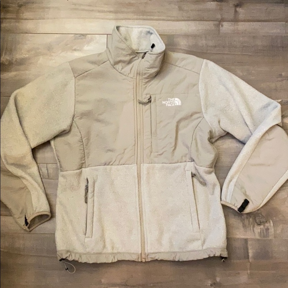 THE NORTH FACE: Women’s Denali Jacket Size Small